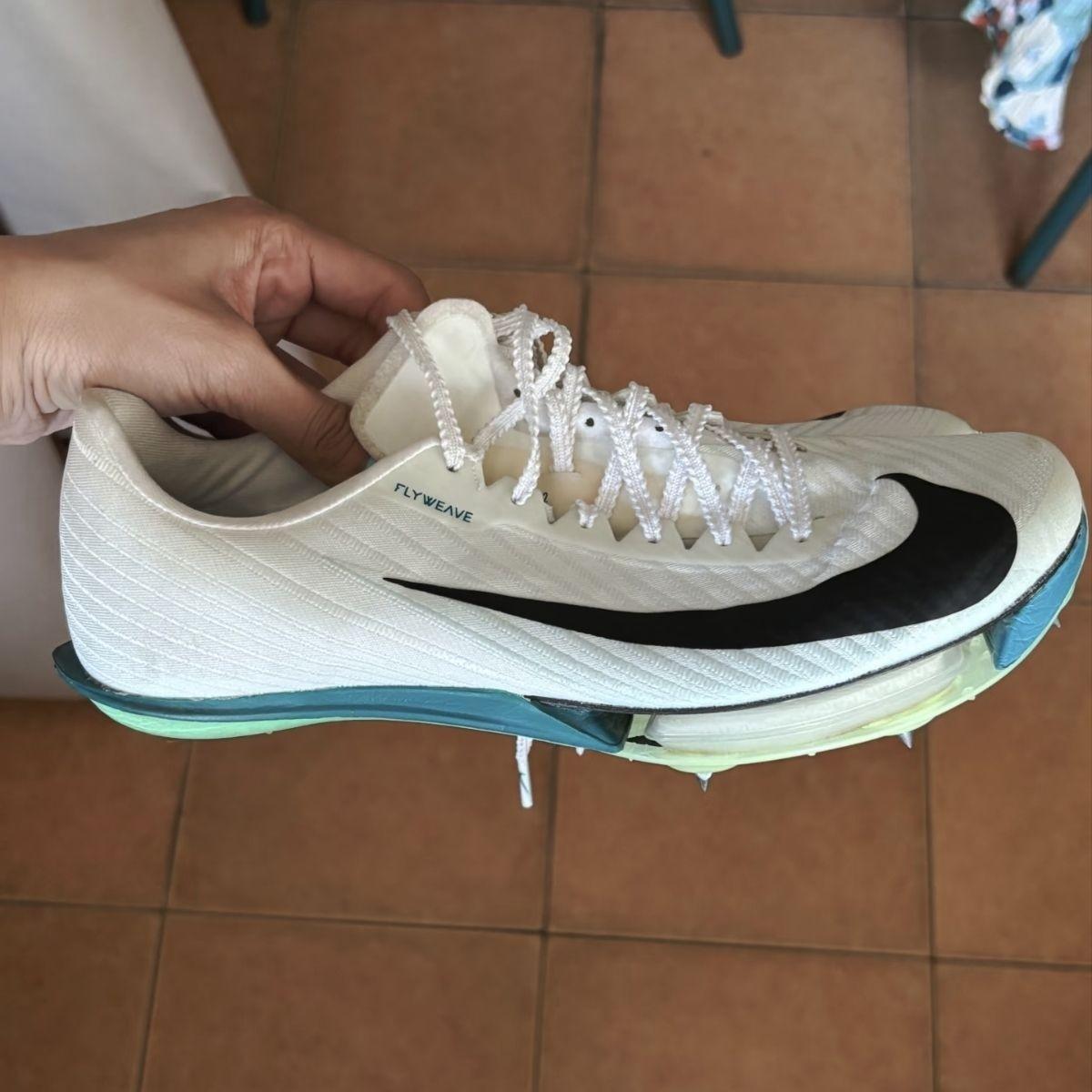 短跑封神战靴|Nike Maxfly2实测分享,体考冲分必备神器